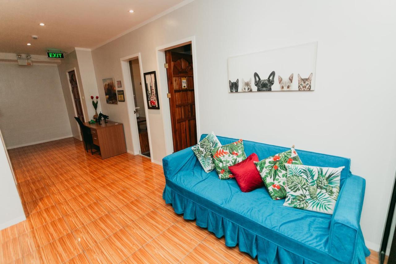 Kingswick Residences & Lodge Dumaguete City ภายนอก รูปภาพ